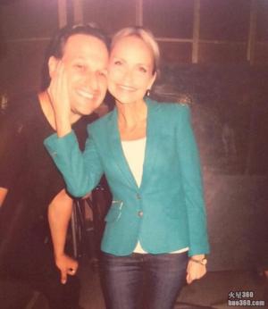 Kristin Chenoweth《傲骨贤妻》片场受伤 Josh Charles医院守候 Kristin Chenoweth《傲骨贤妻》片场受伤 Josh Charles医院守候